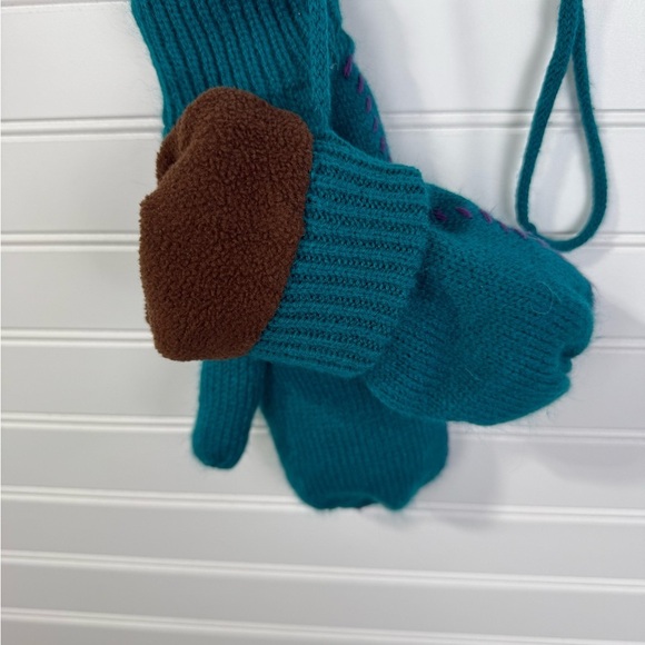 Women’s knit turquoise floral mittens. - Picture 5 of 7